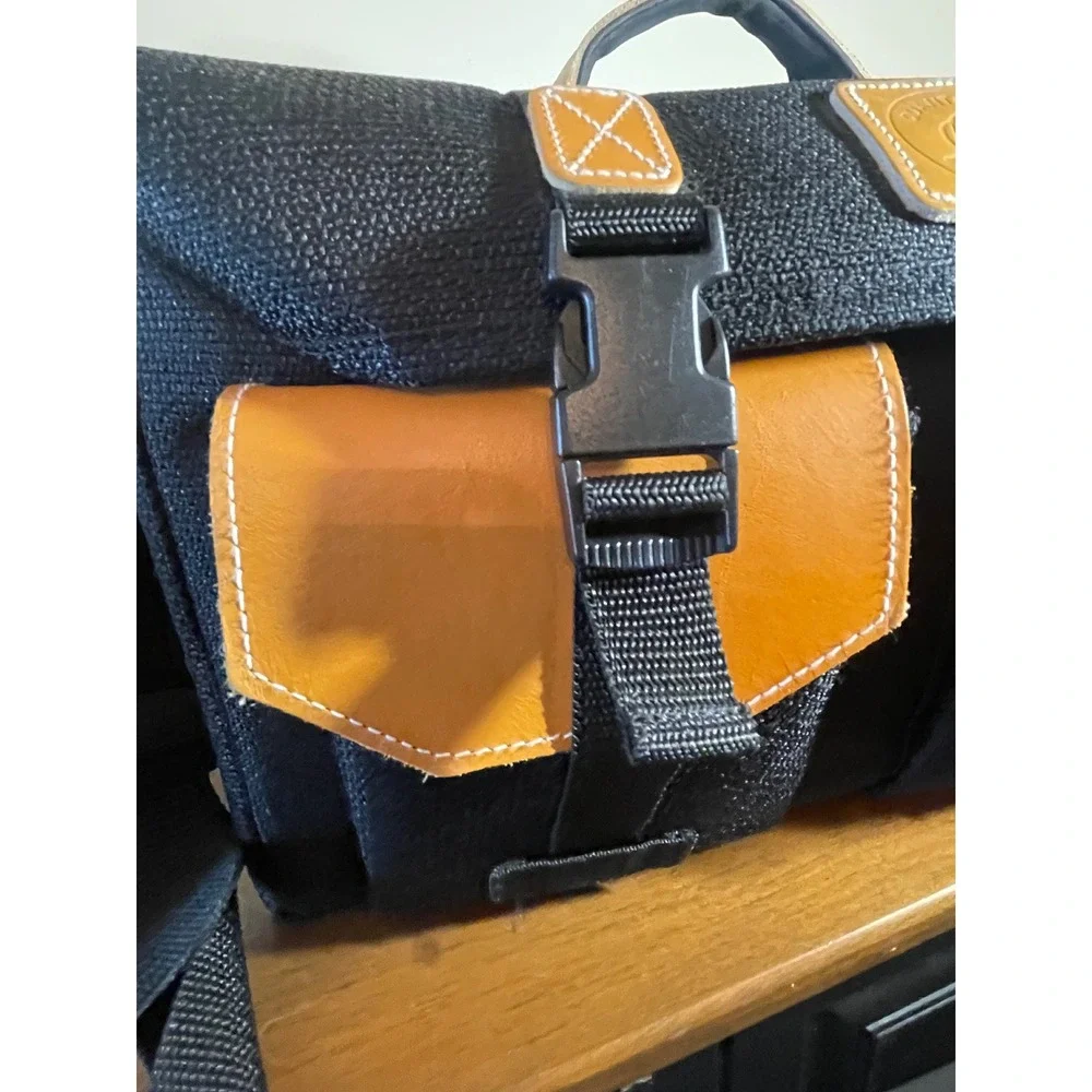 Quantaray Camera Bag Black Canvas Tan Trim Messenger Shoulder Case with Dividers